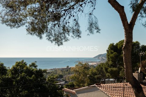 Villa de 5 dormitorios en venta en Castelldefels, Barcelona, Cataluña, Spain № 6568 - foto 2