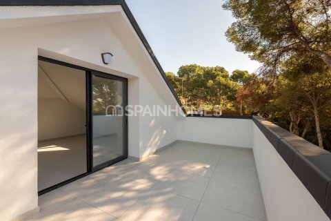Villa de 5 dormitorios en venta en Castelldefels, Barcelona, Cataluña, Spain № 6568 - foto 5
