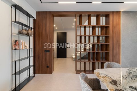 Villa de 5 dormitorios en venta en Castelldefels, Barcelona, Cataluña, Spain № 6568 - foto 12