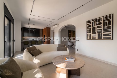 Villa de 5 dormitorios en venta en Castelldefels, Barcelona, Cataluña, Spain № 6568 - foto 9