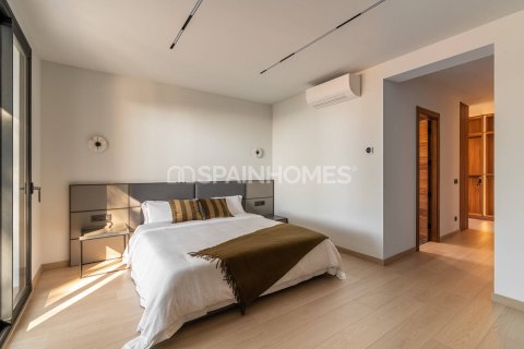 Villa de 5 dormitorios en venta en Castelldefels, Barcelona, Cataluña, Spain № 6568 - foto 20