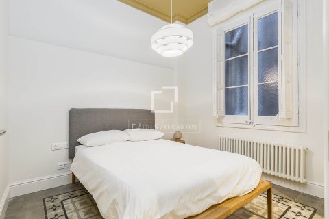 Apartamento de 3 dormitorios en venta en Barcelona, Cataluña, Spain № 6567 - foto 28