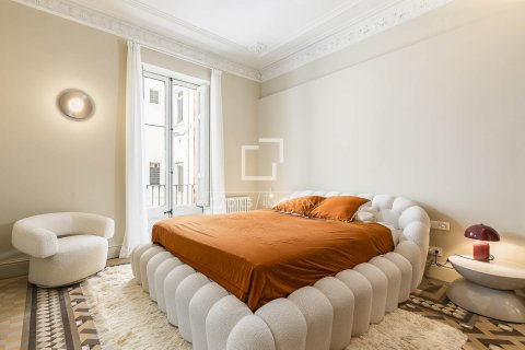 Apartamento de 3 dormitorios en venta en Barcelona, Cataluña, Spain № 6567 - foto 5