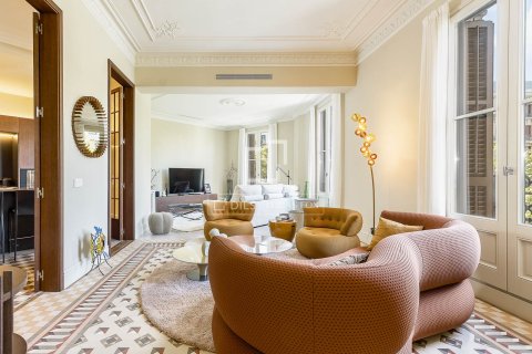 Apartamento de 3 dormitorios en venta en Barcelona, Cataluña, Spain № 6567 - foto 15
