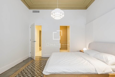 Apartamento de 3 dormitorios en venta en Barcelona, Cataluña, Spain № 6567 - foto 24