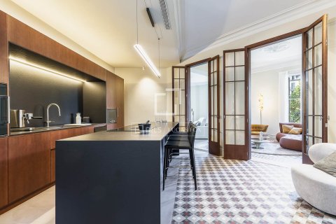 Apartamento de 3 dormitorios en venta en Barcelona, Cataluña, Spain № 6567