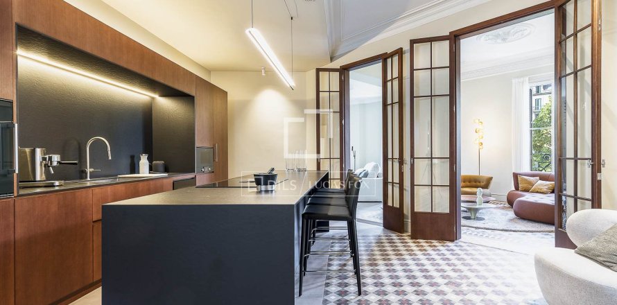 Apartamento de 3 dormitorios en venta en Barcelona, Cataluña, Spain № 6567