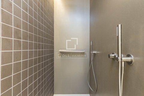 Apartamento de 3 dormitorios en venta en Barcelona, Cataluña, Spain № 6567 - foto 21