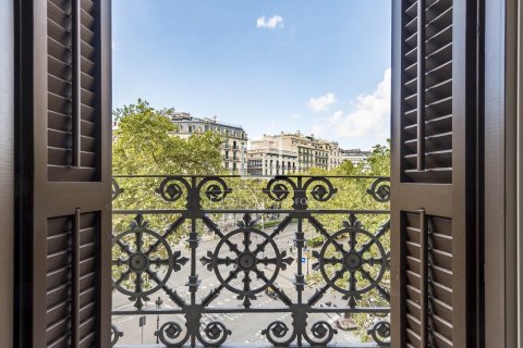 Apartamento de 3 dormitorios en venta en Barcelona, Cataluña, Spain № 6567 - foto 8