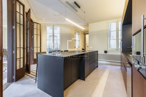 Apartamento de 3 dormitorios en venta en Barcelona, Cataluña, Spain № 6567 - foto 12
