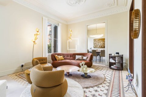 Apartamento de 3 dormitorios en venta en Barcelona, Cataluña, Spain № 6567 - foto 13