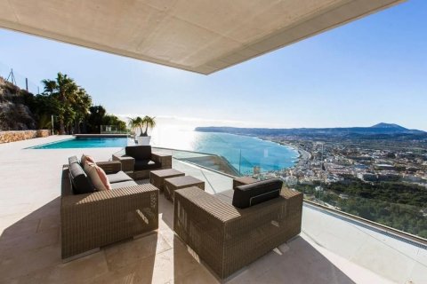 Сasa de 8 dormitorios en venta en Castelldefels, Barcelona, Cataluña, Spain № 6570 - foto 5