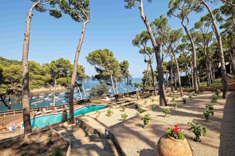 Сasa de 7 dormitorios en venta en Tamariu, Gerona, Cataluña, Spain № 1667 - foto 5