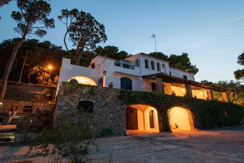 Сasa de 7 dormitorios en venta en Tamariu, Gerona, Cataluña, Spain № 1667