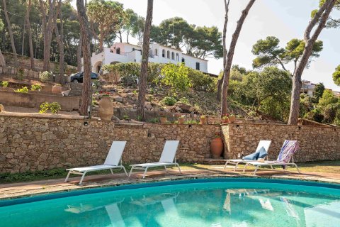 Сasa de 7 dormitorios en venta en Tamariu, Gerona, Cataluña, Spain № 1667 - foto 8