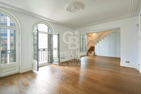 Ático de 2 dormitorios en venta en Barcelona, Cataluña, Spain № 5679
