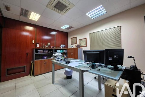 Propiedad comercial de 1128 m² en venta en Cervelló, Barcelona, Cataluña, Spain № 8465 - foto 14