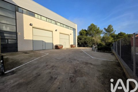 Propiedad comercial de 1128 m² en venta en Cervelló, Barcelona, Cataluña, Spain № 8465 - foto 4