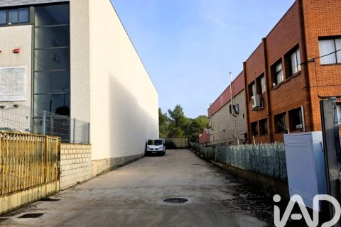 Propiedad comercial de 1128 m² en venta en Cervelló, Barcelona, Cataluña, Spain № 8465 - foto 2