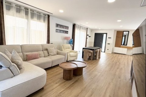 4 bedrooms house for sale in Cambrils, Tarragona, Catalonia, Spain № 8462 - photo 11
