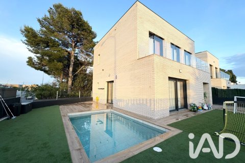 Сasa de 4 dormitorios en venta en Cambrils, Tarragona, Cataluña, Spain № 8462