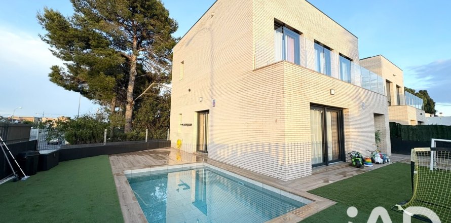 4 bedrooms house for sale in Cambrils, Tarragona, Catalonia, Spain № 8462