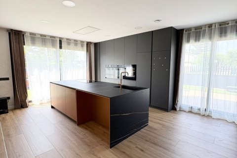 4 bedrooms house for sale in Cambrils, Tarragona, Catalonia, Spain № 8462 - photo 15