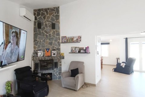 Купить дом в Л'Аметлья-де-Мар, Испания с 3 спальни, 138м², № 8463 - фото 5