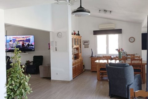 Купить дом в Л'Аметлья-де-Мар, Испания с 3 спальни, 138м², № 8463 - фото 2