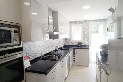 Купить дом в Л'Аметлья-де-Мар, Испания с 3 спальни, 138м², № 8463 - фото 7