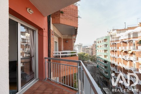 Apartamento de 2 dormitorios en venta en Barcelona, Cataluña, Spain № 8466 - foto 9