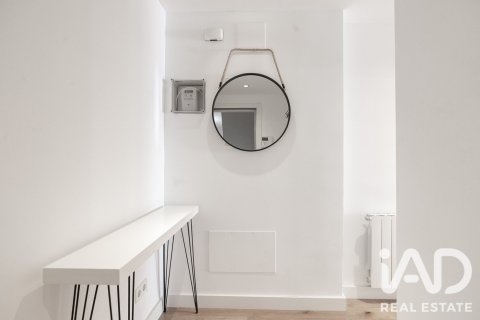 Apartamento de 2 dormitorios en venta en Barcelona, Cataluña, Spain № 8466 - foto 22
