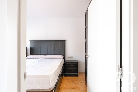 Apartamento de 2 dormitorios en venta en Barcelona, Cataluña, Spain № 8466 - foto 12
