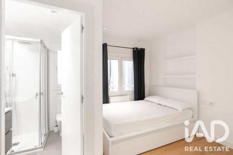 Apartamento de 2 dormitorios en venta en Barcelona, Cataluña, Spain № 8466 - foto 17