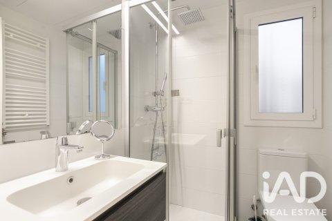 Apartamento de 2 dormitorios en venta en Barcelona, Cataluña, Spain № 8466 - foto 19