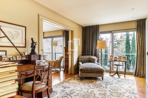 Apartamento de 5 dormitorios en venta en Barcelona, Cataluña, Spain № 4007 - foto 11