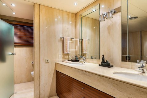 Apartamento de 5 dormitorios en venta en Barcelona, Cataluña, Spain № 4007 - foto 27