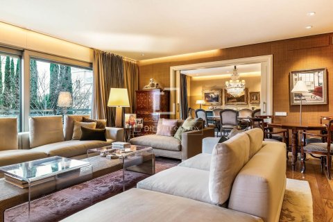 Apartamento de 5 dormitorios en venta en Barcelona, Cataluña, Spain № 4007