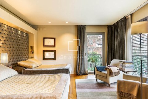 Apartamento de 5 dormitorios en venta en Barcelona, Cataluña, Spain № 4007 - foto 19