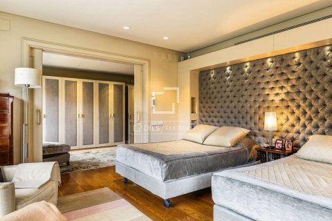 Apartamento de 5 dormitorios en venta en Barcelona, Cataluña, Spain № 4007 - foto 20
