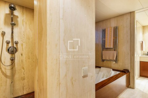 Apartamento de 5 dormitorios en venta en Barcelona, Cataluña, Spain № 4007 - foto 23
