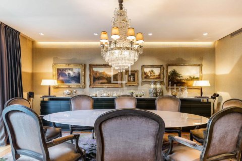 Apartamento de 5 dormitorios en venta en Barcelona, Cataluña, Spain № 4007 - foto 9