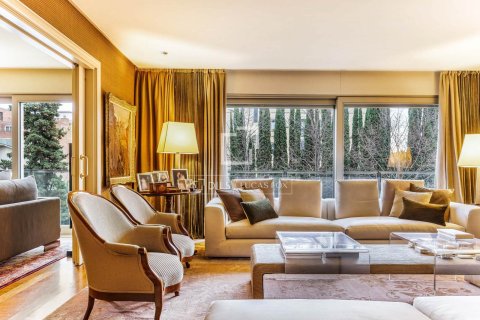 Apartamento de 5 dormitorios en venta en Barcelona, Cataluña, Spain № 4007 - foto 7