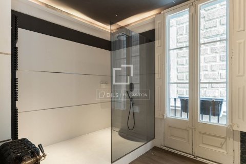 Apartamento de 2 dormitorios en venta en Barcelona, Cataluña, Spain № 4011 - foto 23