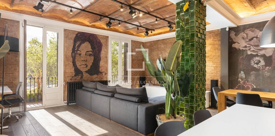 Apartamento de 2 dormitorios en venta en Barcelona, Cataluña, Spain № 4011