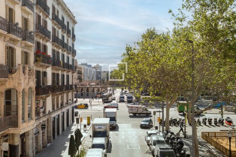 Apartamento de 2 dormitorios en venta en Barcelona, Cataluña, Spain № 4011 - foto 4