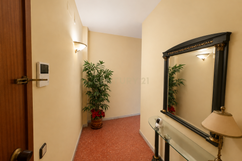 4 bedrooms apartment for sale in Barcelona, Catalonia, Spain № 9006 - photo 4