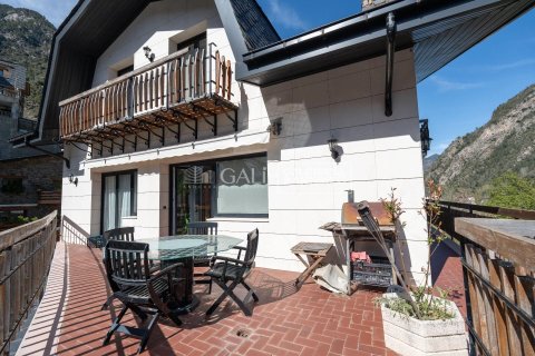 Villa de 7 dormitorios en venta en Principado De Andorra (Ninguna Poblacion Tiene C.P.), Lérida, Cataluña, Spain № 5890 - foto 21