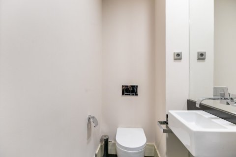 Apartamento de 3 dormitorios en venta en Barcelona, Cataluña, Spain № 1521 - foto 7