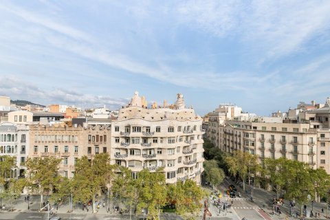 Apartamento de 3 dormitorios en venta en Barcelona, Cataluña, Spain № 1521 - foto 18